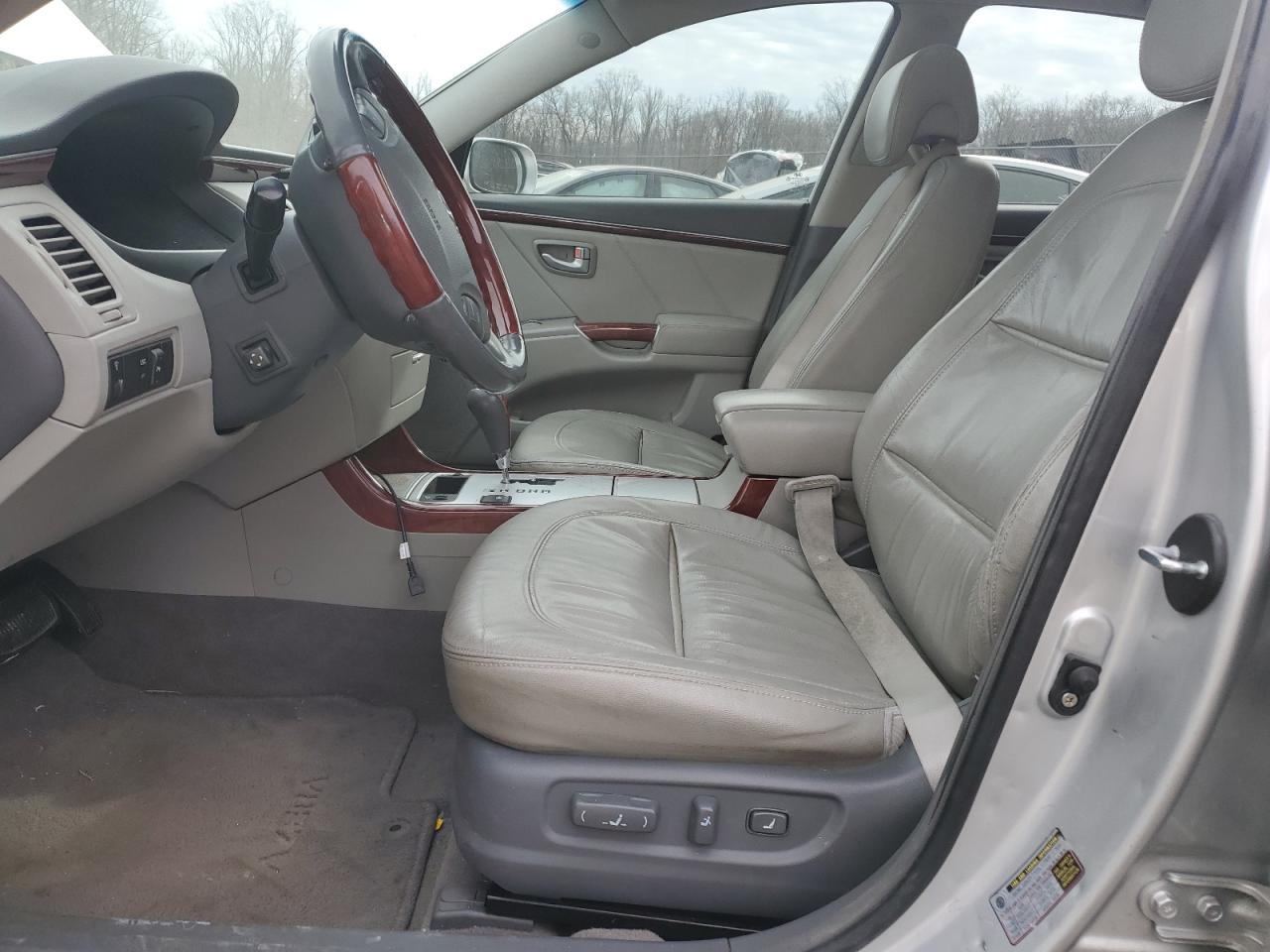 2008 Hyundai Azera VIN KMHFC46F98A302912 Copart auction photo, minor dent/scratches damage thumbnail 7