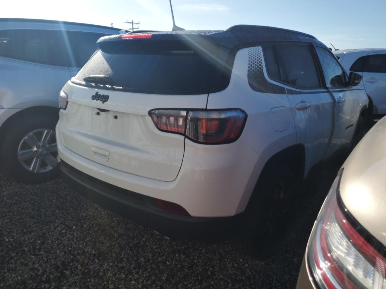 2022 Jeep Compass VIN 3C4NJCBB3NT211268 Copart auction photo, water/flood damage thumbnail 3