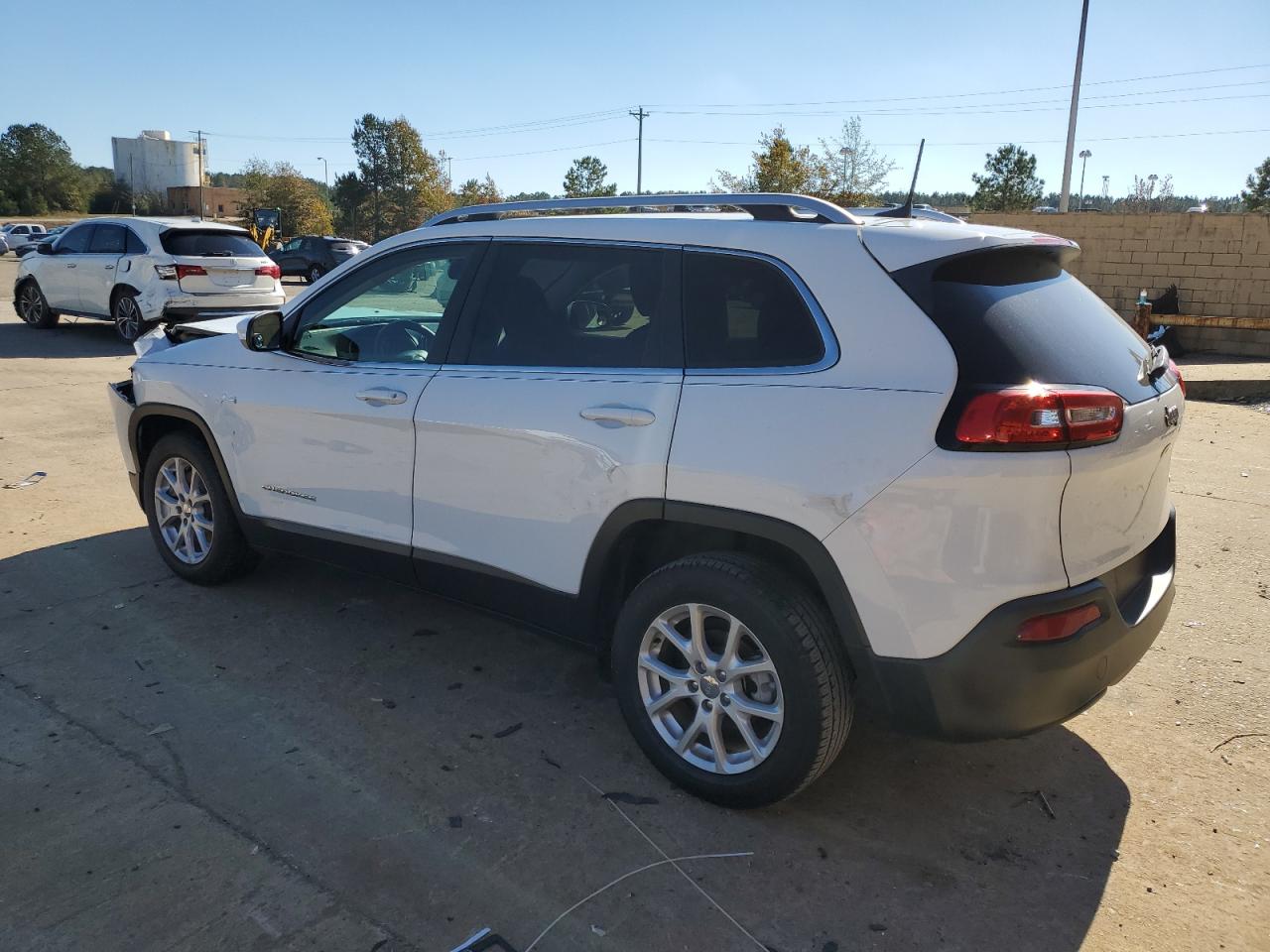 2017 Jeep Grand Cherokee VIN 1C4PJLCBXHW527336 Copart auction photo, front end / side damage thumbnail 2