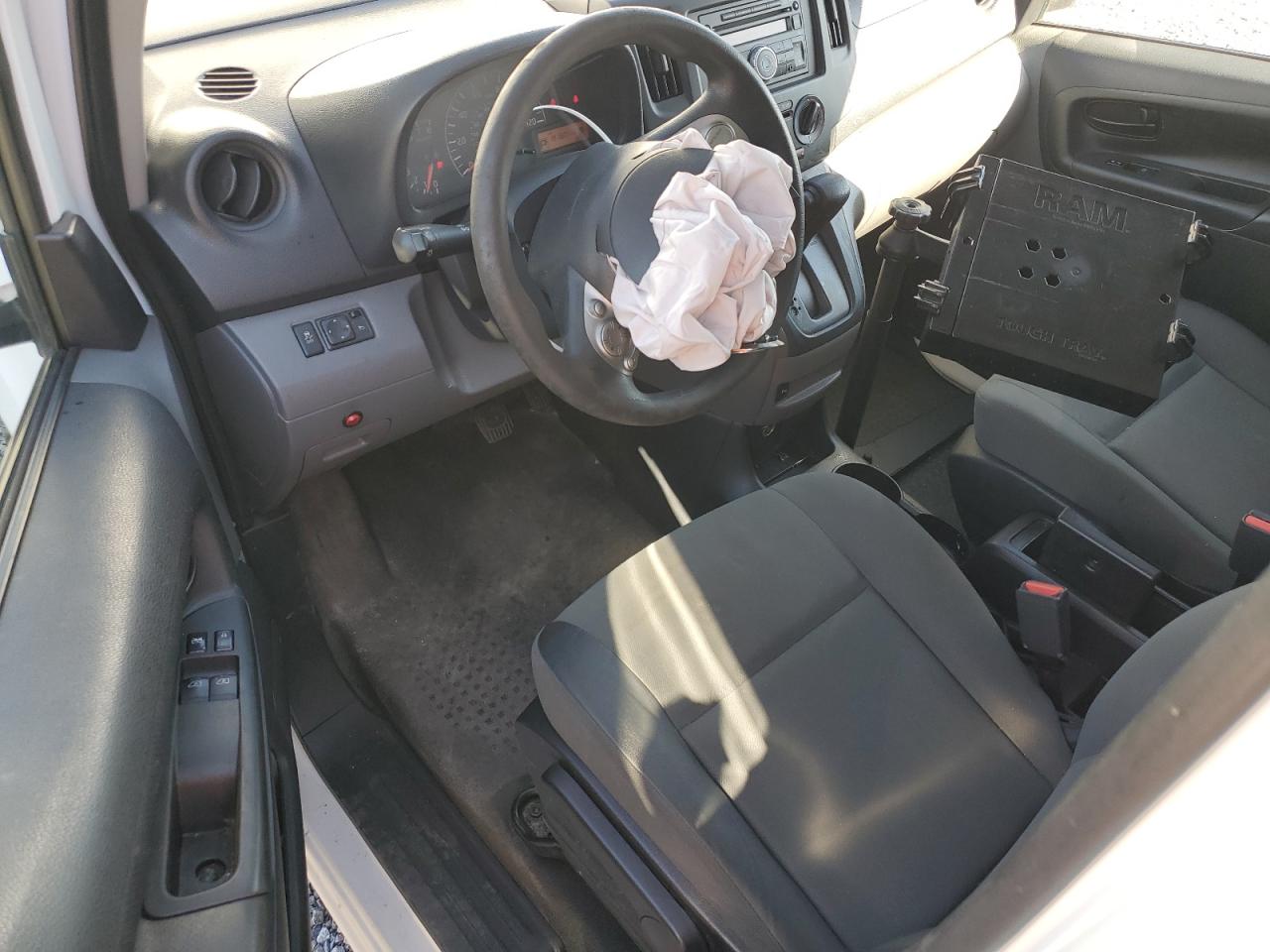 2017 Nissan NV VIN 3N6CM0KNXHK701057 Copart auction photo, front end damage thumbnail 8