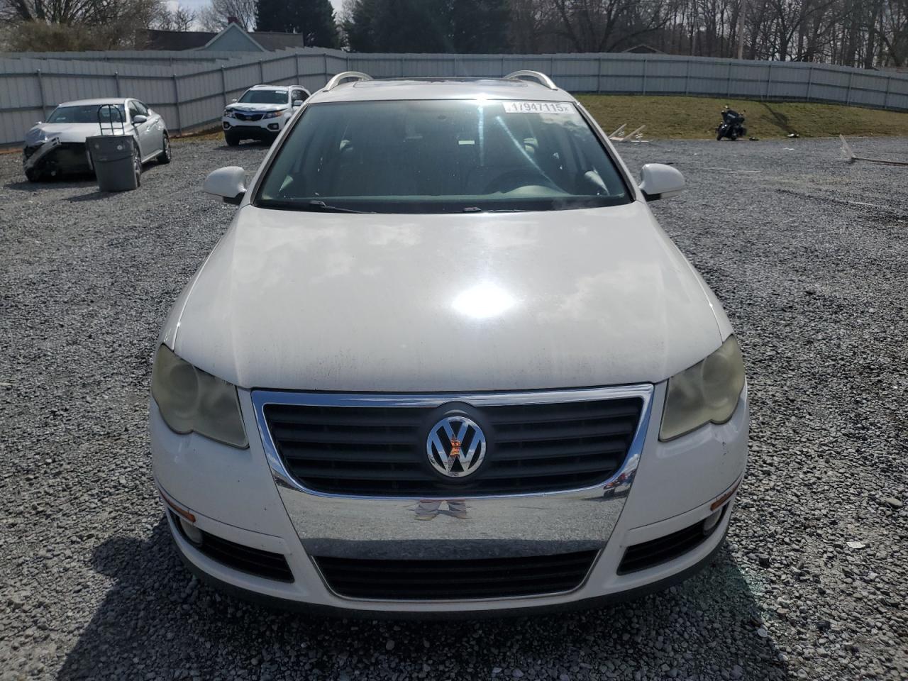 2010 Volkswagen Passat VIN WVWXK7AN7AE060051 Copart auction photo, burn - interior damage thumbnail 5