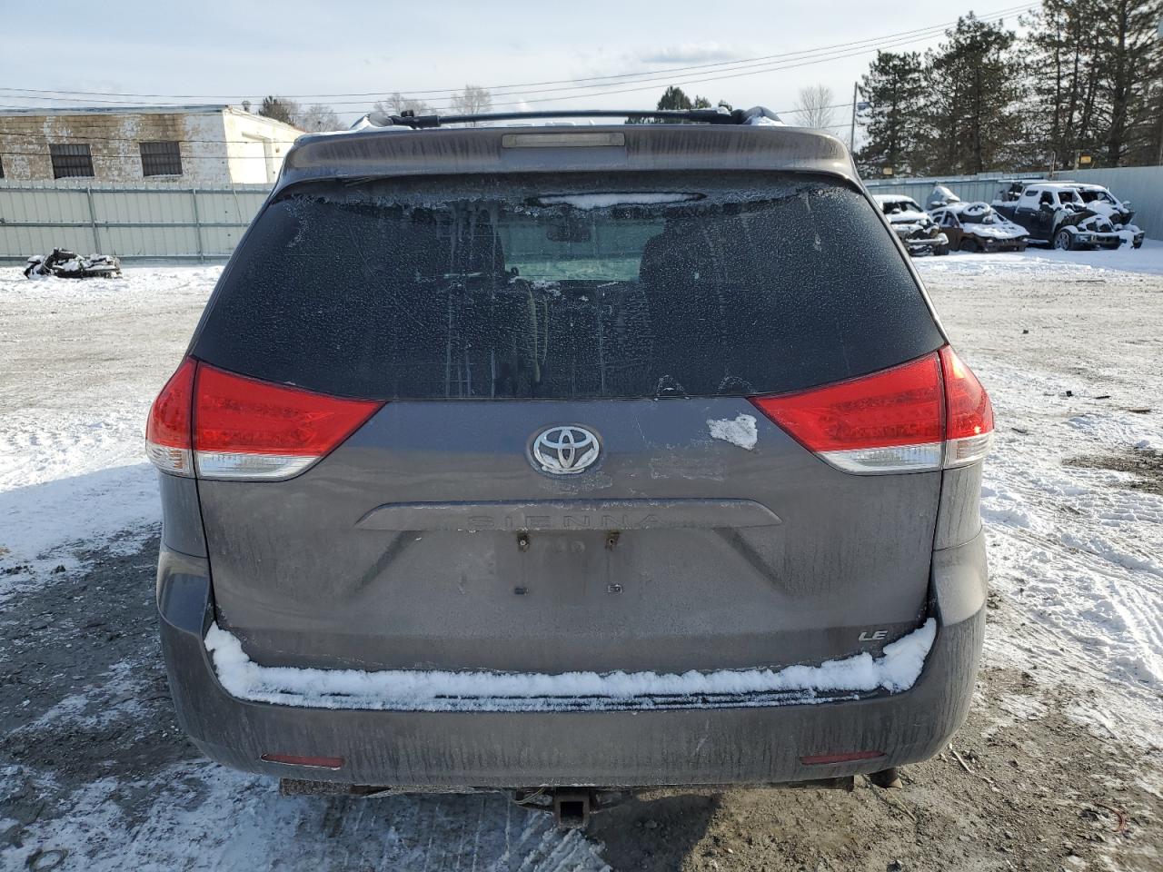 2013 Toyota Sienna VIN 5TDKK3DC0DS375463 Copart auction photo, front end / side damage thumbnail 6