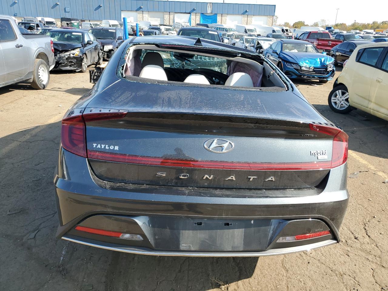 2023 Hyundai Sonata VIN KMHL24JJ3PA083557 Copart auction photo, rollover damage thumbnail 6