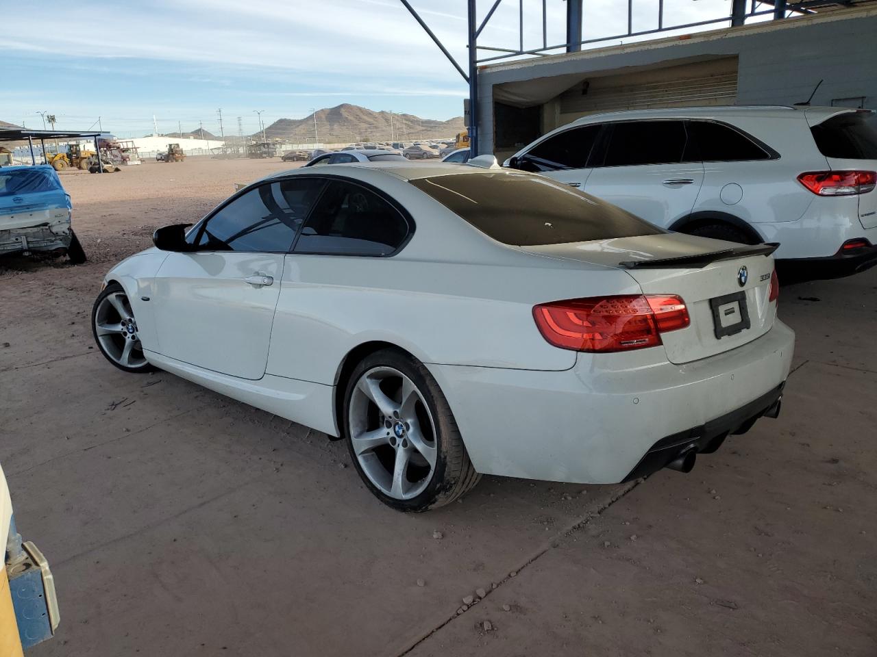 2011 BMW 3er VIN WBAKG7C53BE597992 Copart auction photo, undercarriage / side damage thumbnail 2
