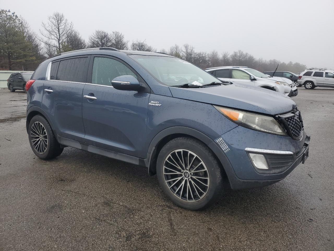 2012 KIA Sportage VIN KNDPCCA6XC7264719 Copart auction photo, front end / minor dent/scratches damage thumbnail 4
