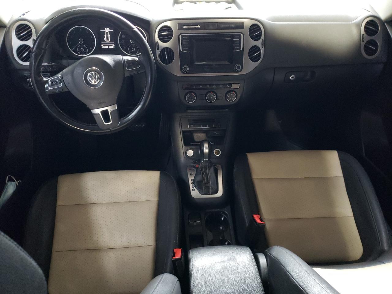 2016 Volkswagen Tiguan VIN WVGBV7AX6GW594157 Copart auction photo, side damage thumbnail 8