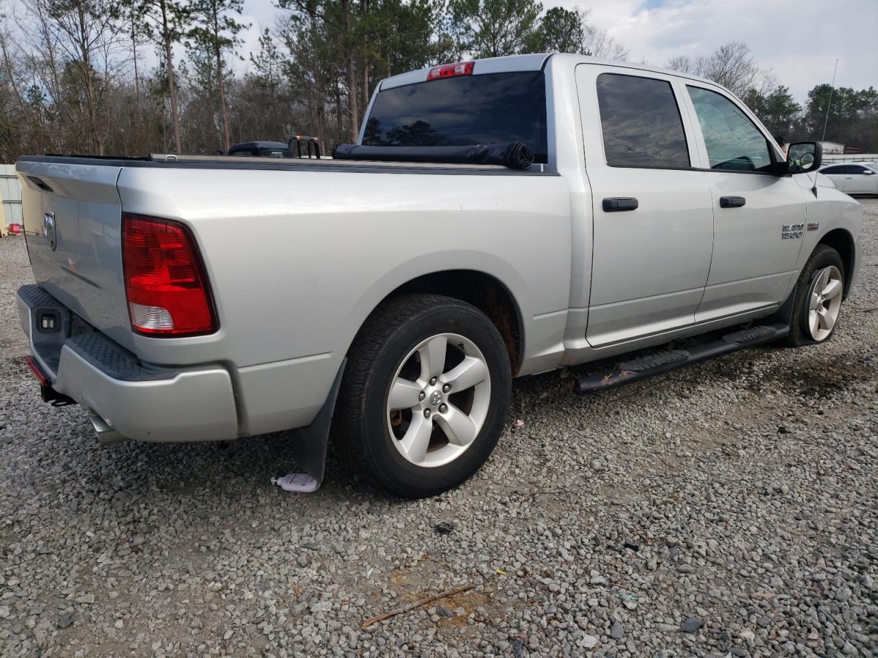 2015 RAM 1500 VIN 1C6RR6KT3FS620059 Copart auction photo, rear end / side damage thumbnail 3