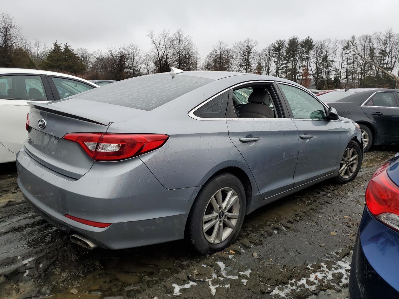 2015 Hyundai Sonata VIN 5NPE24AF8FH125947 Copart auction photo, vandalism damage thumbnail 3