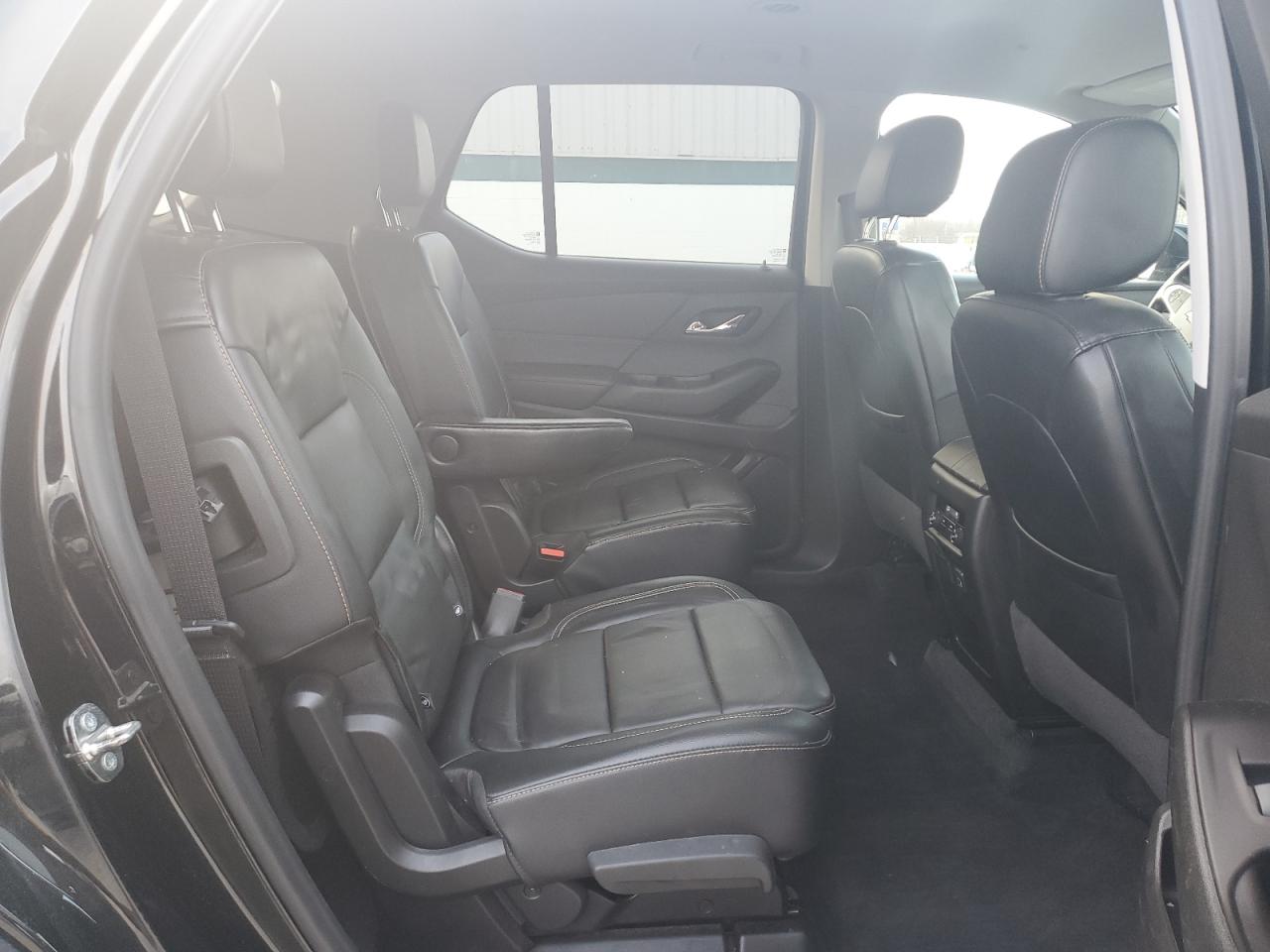 2018 Chevrolet Traverse VIN 1GNEVHKW8JJ262858 Copart auction photo, all over damage thumbnail 11