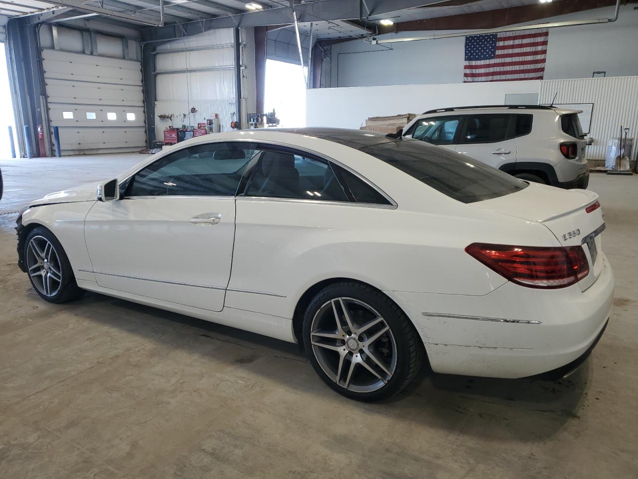 2014 Mercedes-Benz E-klasse VIN WDDKJ8JB5EF261011 Copart auction photo, front end damage thumbnail 2
