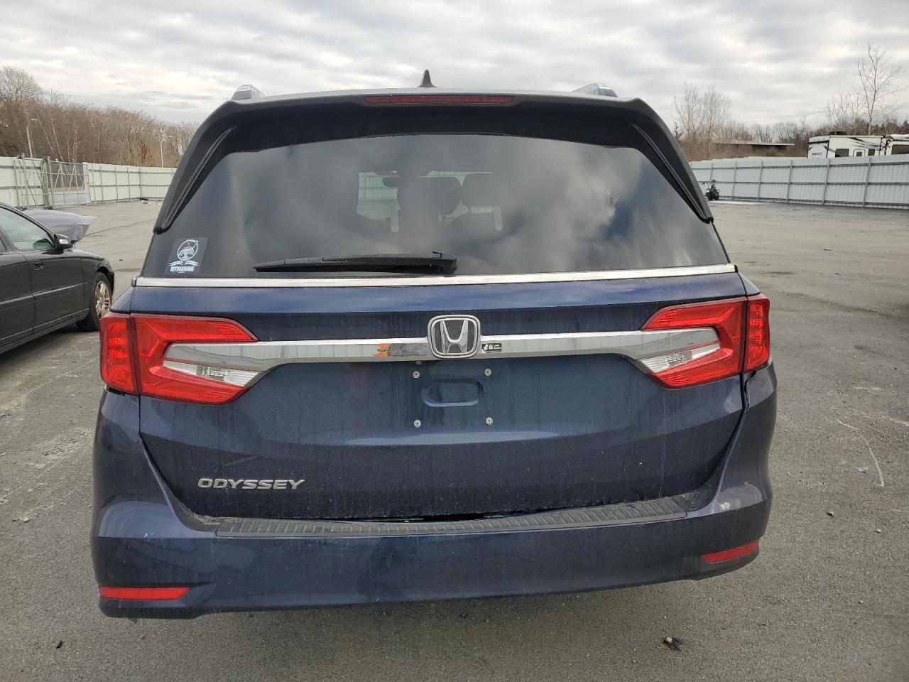 2018 Honda Odyssey VIN 5FNRL6H72JB059587 Copart auction photo, rear end / minor dent/scratches damage thumbnail 6