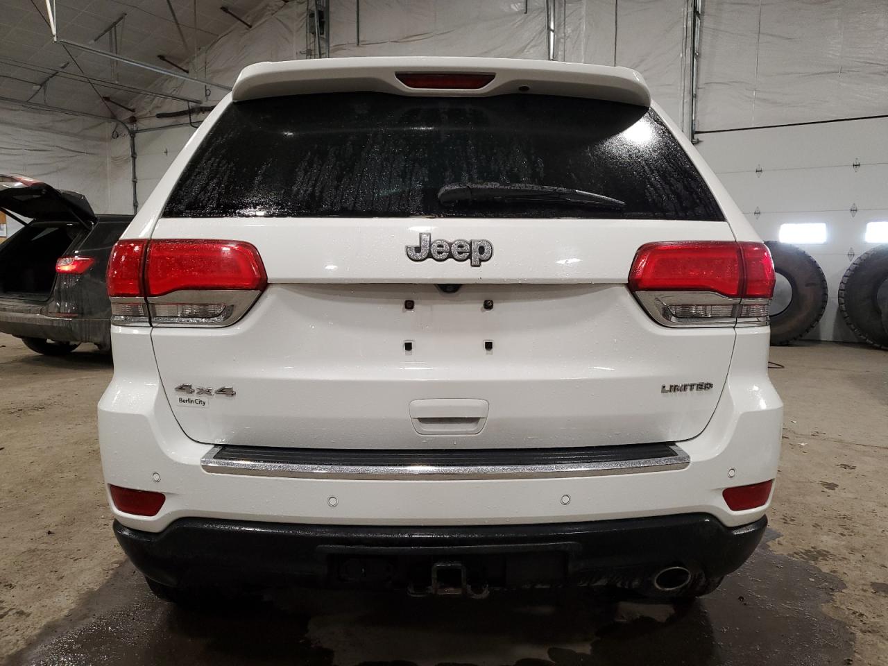 2018 Jeep Grand Cherokee VIN 1C4RJFBG8JC107427 Copart auction photo, front end / minor dent/scratches damage thumbnail 6