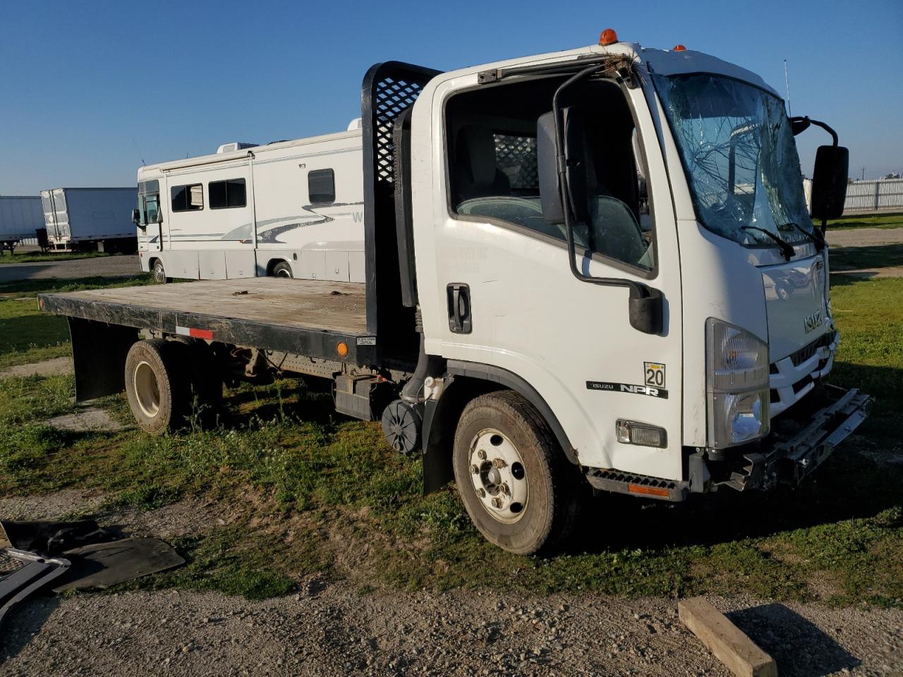 2017 Isuzu NPR VIN 54DB4W1B6HS804590 Copart auction photo, front end / side damage thumbnail 4