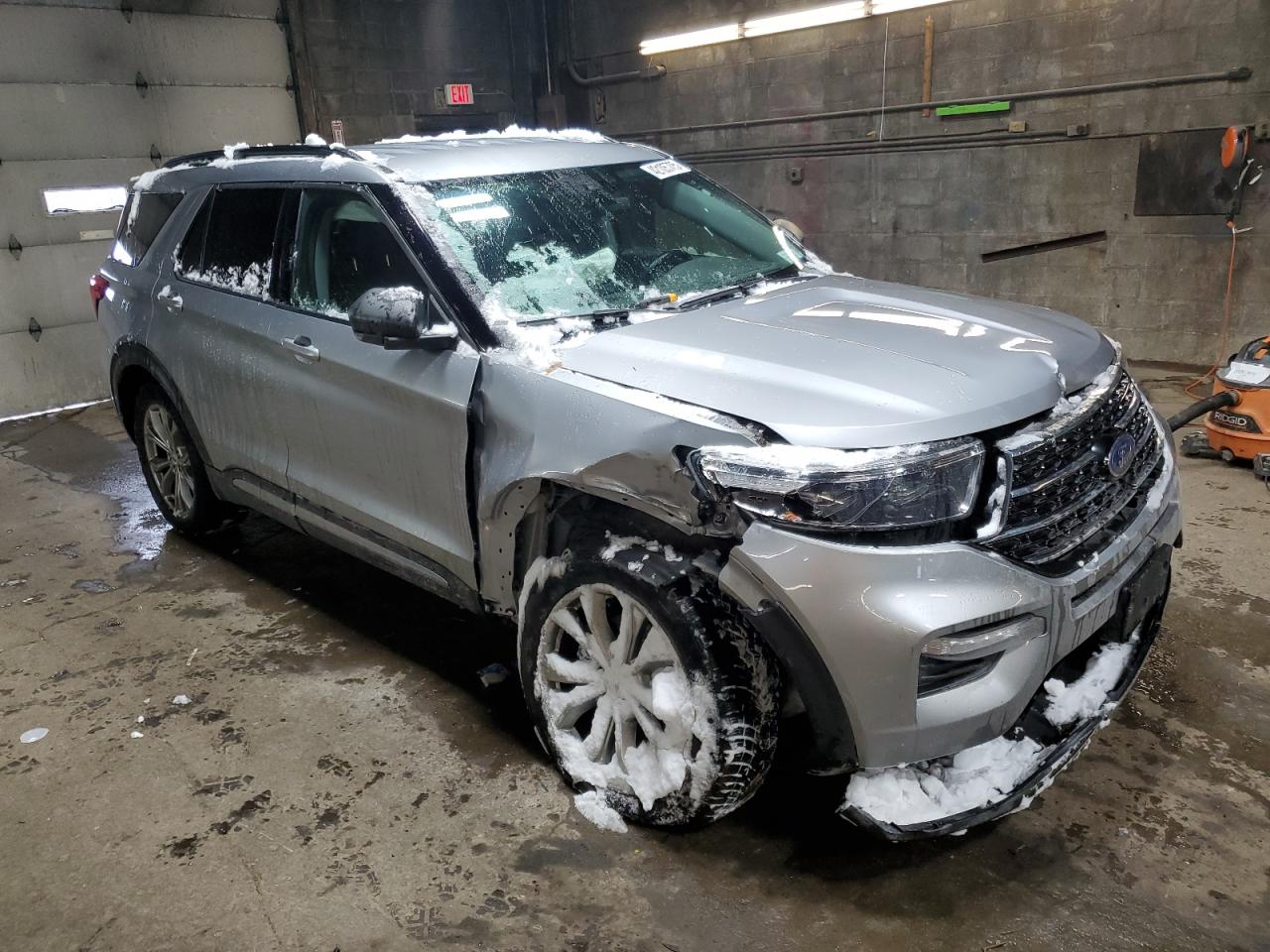 2021 Ford Explorer VIN 1FMSK8DH5MGA13403 Copart auction photo, front end / side damage thumbnail 4