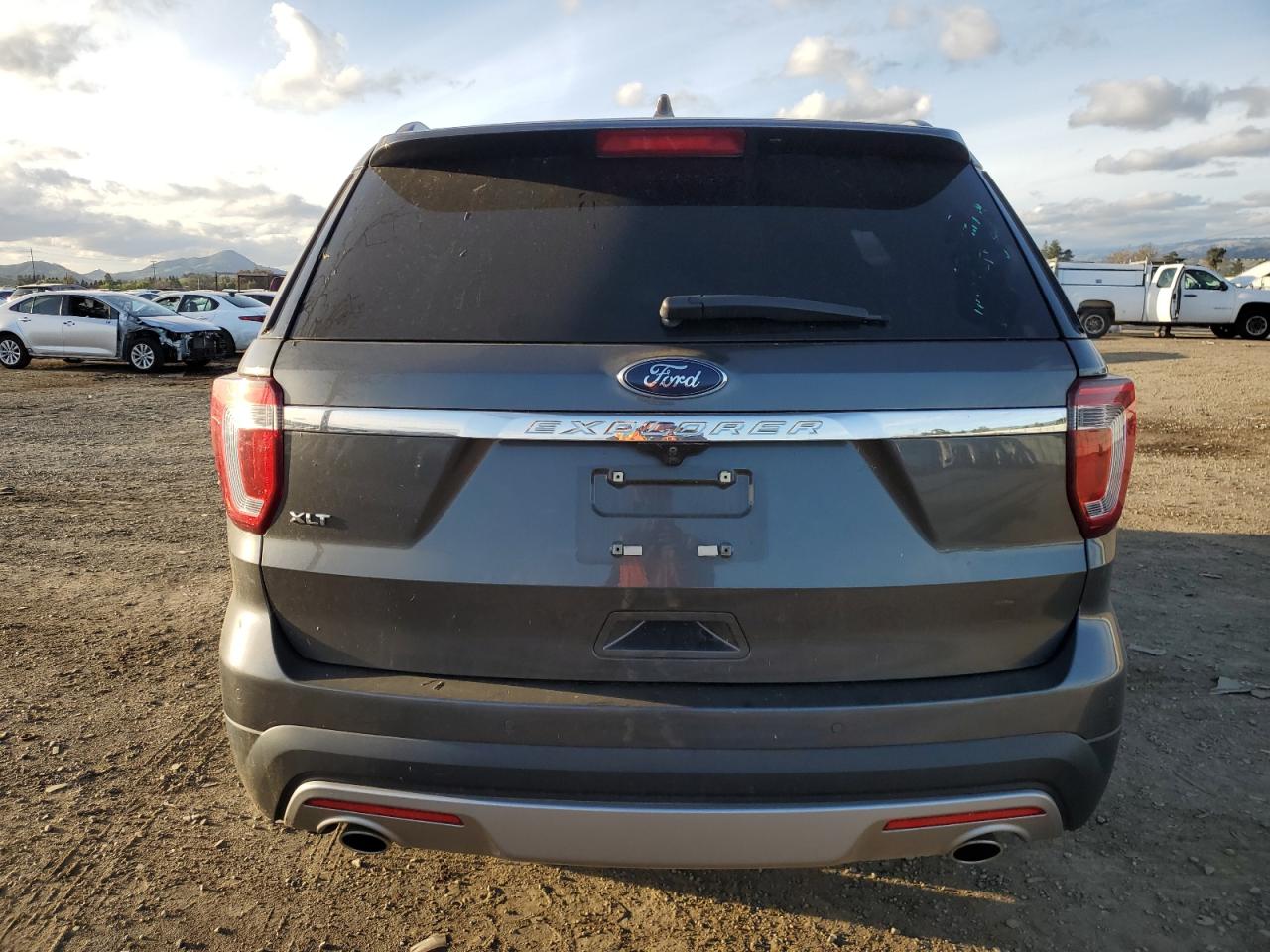 2017 Ford Explorer VIN 1FM5K7D81HGE42194 Copart auction photo, front end / undercarriage damage thumbnail 6