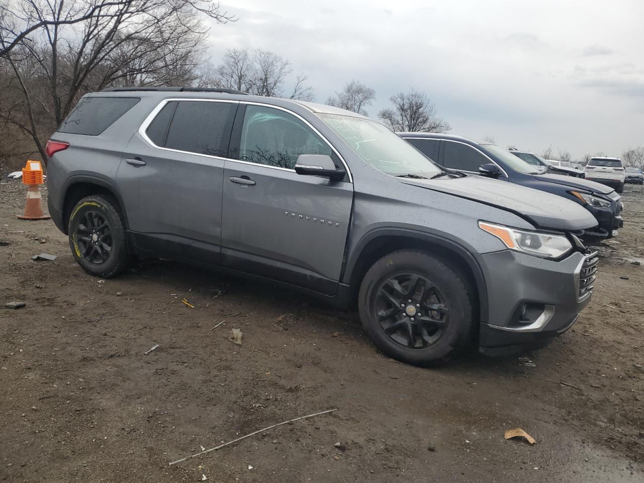 2019 Chevrolet Traverse VIN 1GNEVGKW3KJ174845 Copart auction photo, front end / minor dent/scratches damage thumbnail 4