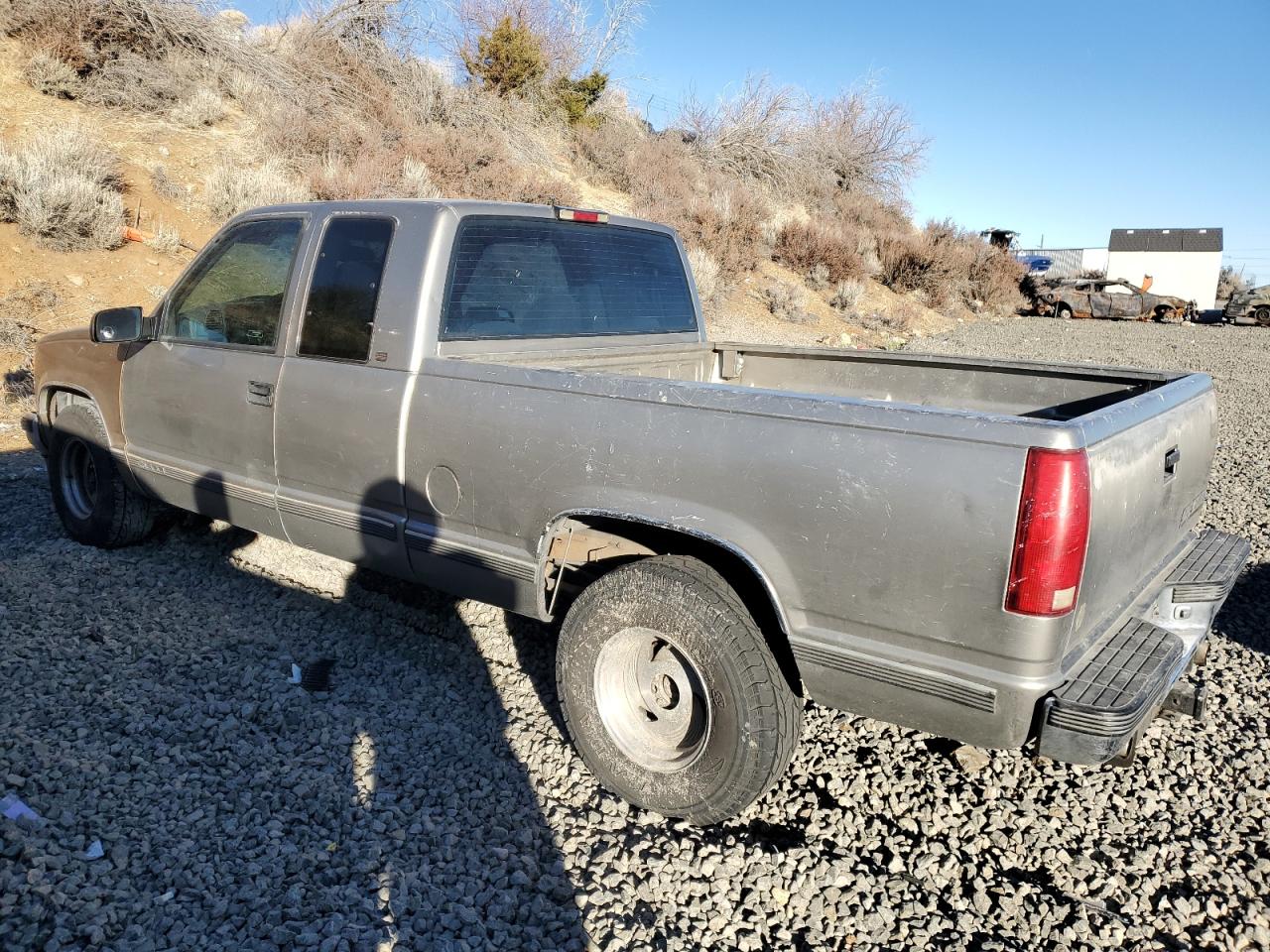 1998 Chevrolet GMT-400 VIN 2GCEC19R9W1211909 Copart auction photo, rear end damage thumbnail 2