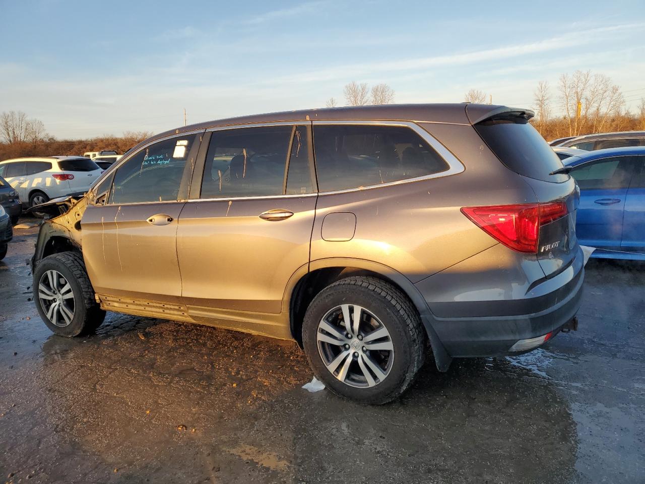 2017 Honda Pilot VIN 5FNYF6H59HB011225 Copart auction photo, front end / side damage thumbnail 2