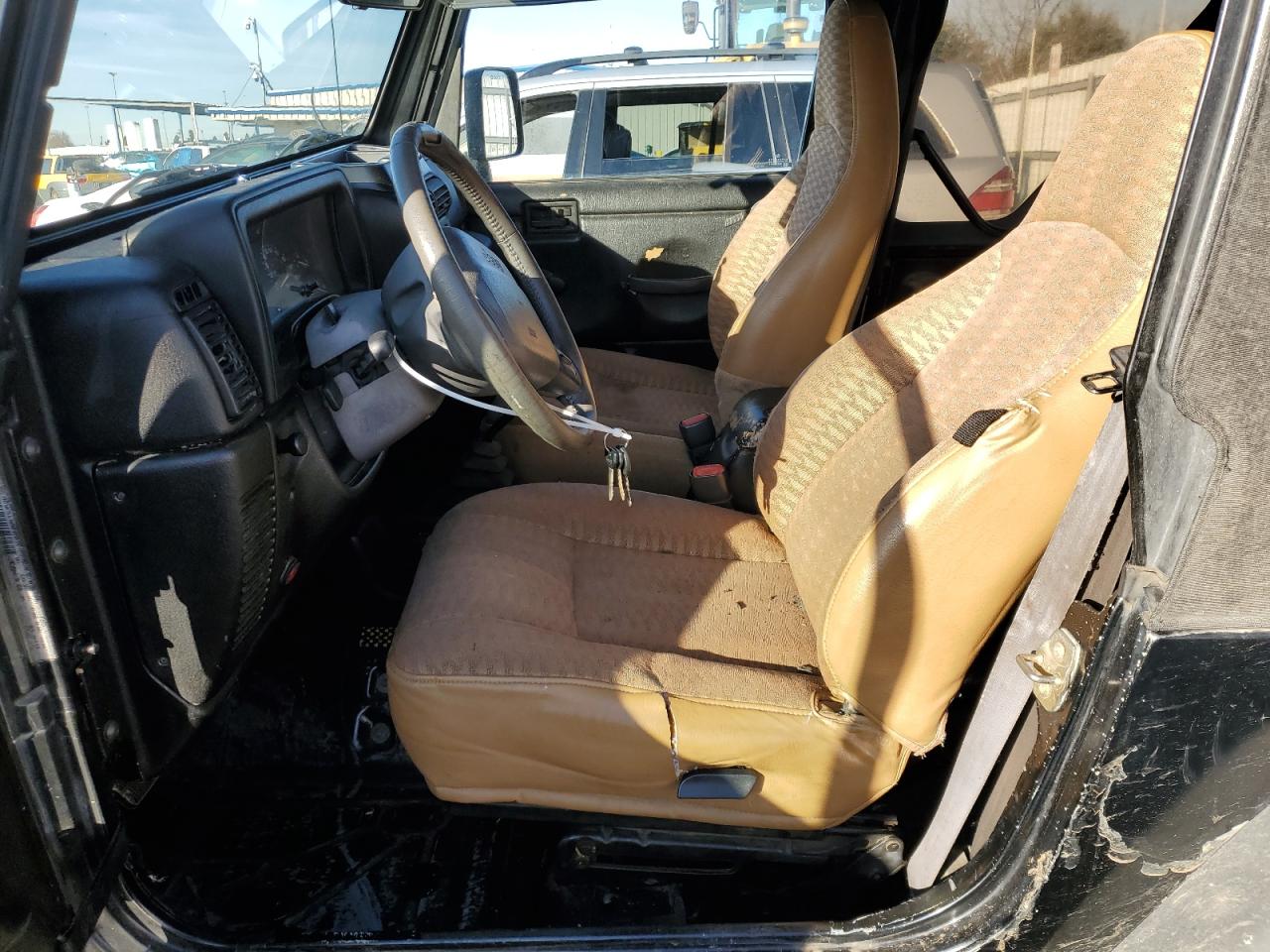 1998 Jeep Wrangler VIN 1J4FY19S2WP777366 Copart auction photo, rear end damage thumbnail 7