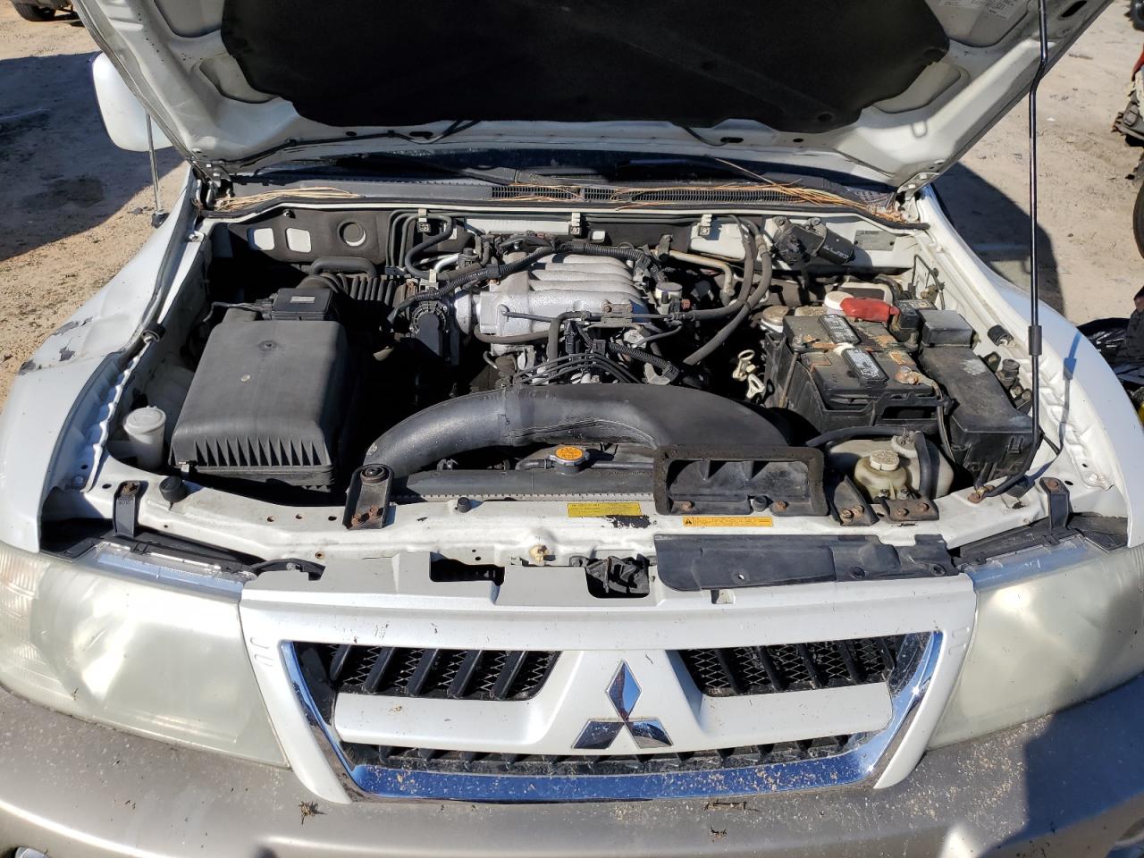 2006 Mitsubishi Montero VIN JA4MW51S76J000863 Copart auction photo, all over damage thumbnail 12