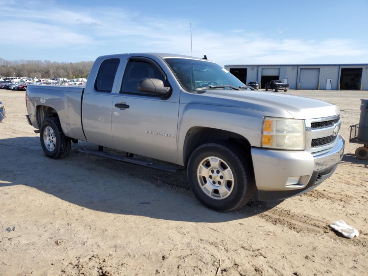 2007 Chevrolet Silverado VIN 2GCEC19J371607233 Copart auction photo, side damage thumbnail 4
