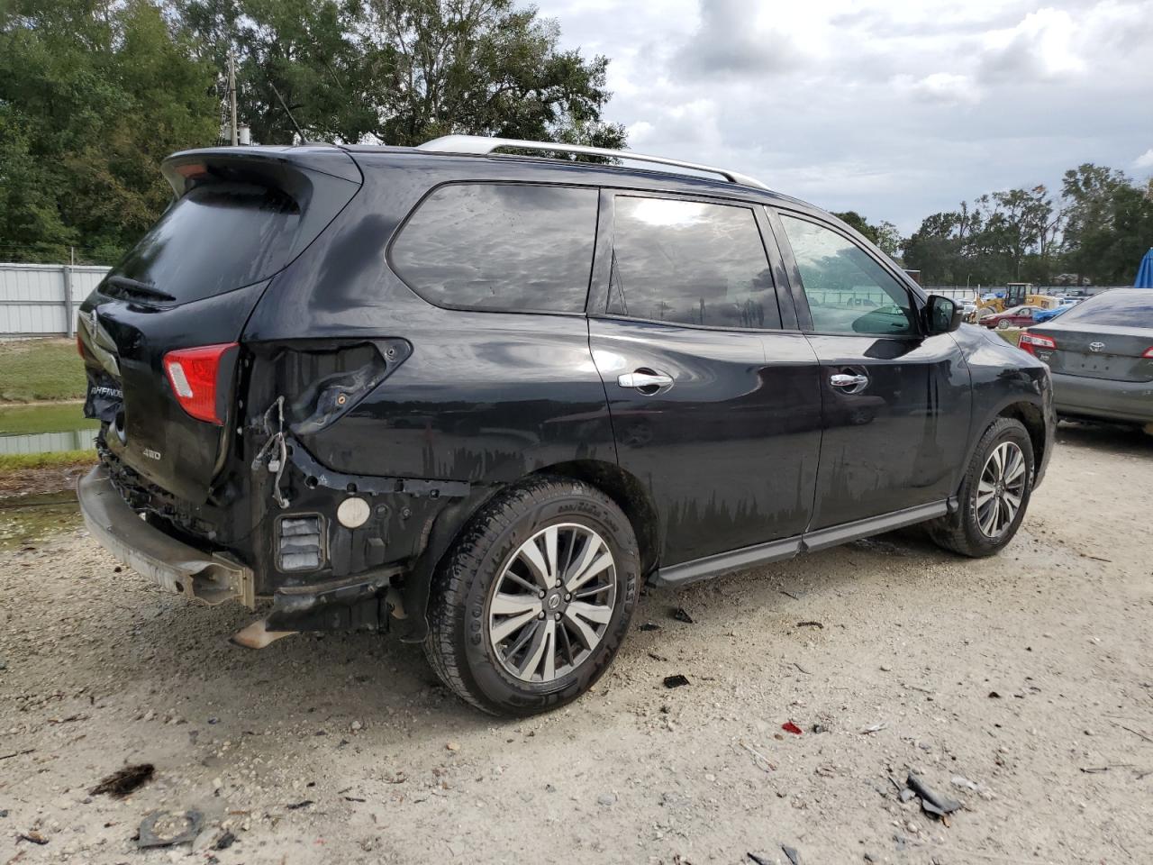 2017 Nissan Pathfinder VIN 5N1DR2MM1HC680500 Copart auction photo, rear end damage thumbnail 3