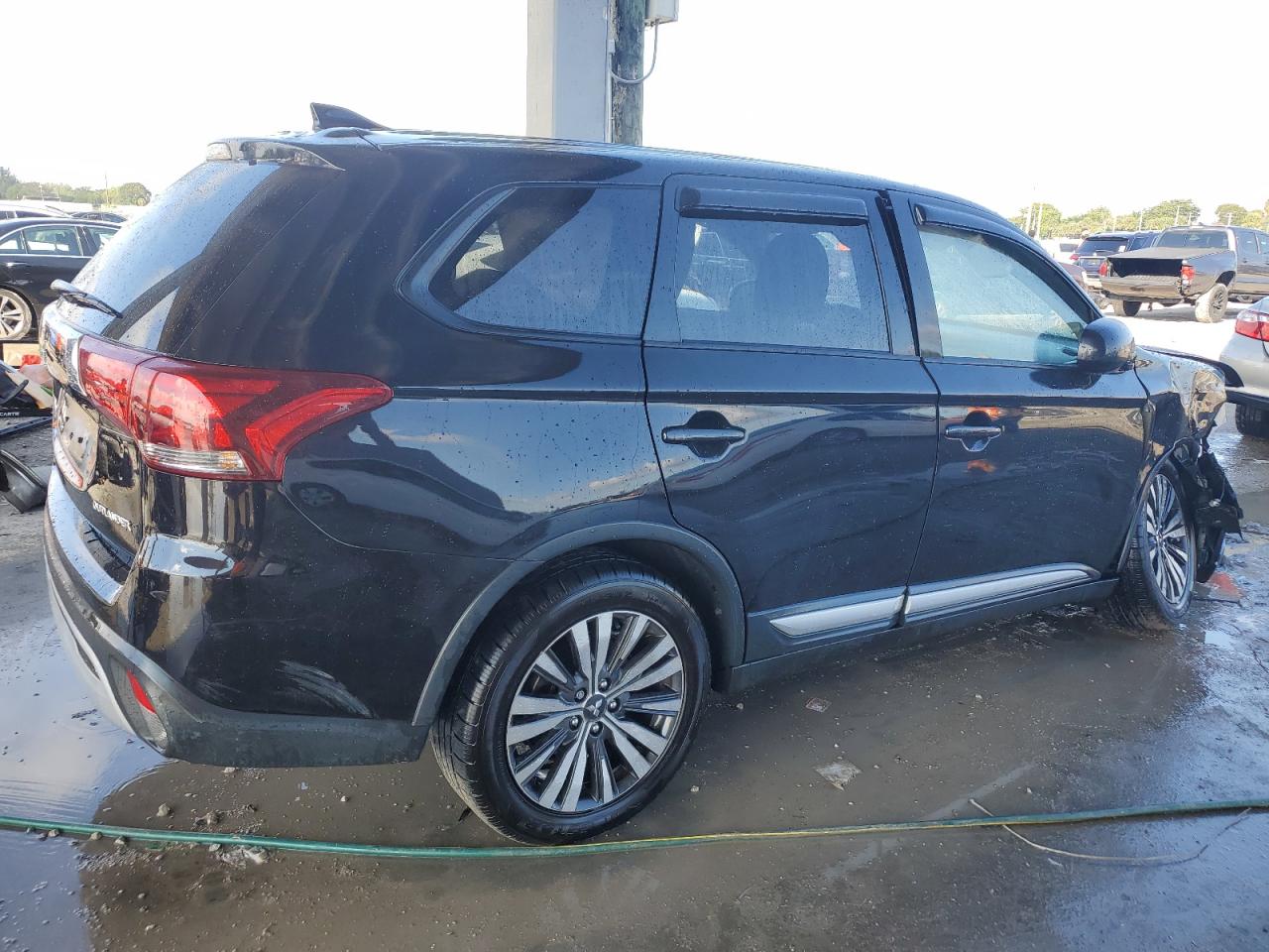 2019 Mitsubishi Outlander VIN JA4AD2A30KZ005396 Copart auction photo, front end / side damage thumbnail 3
