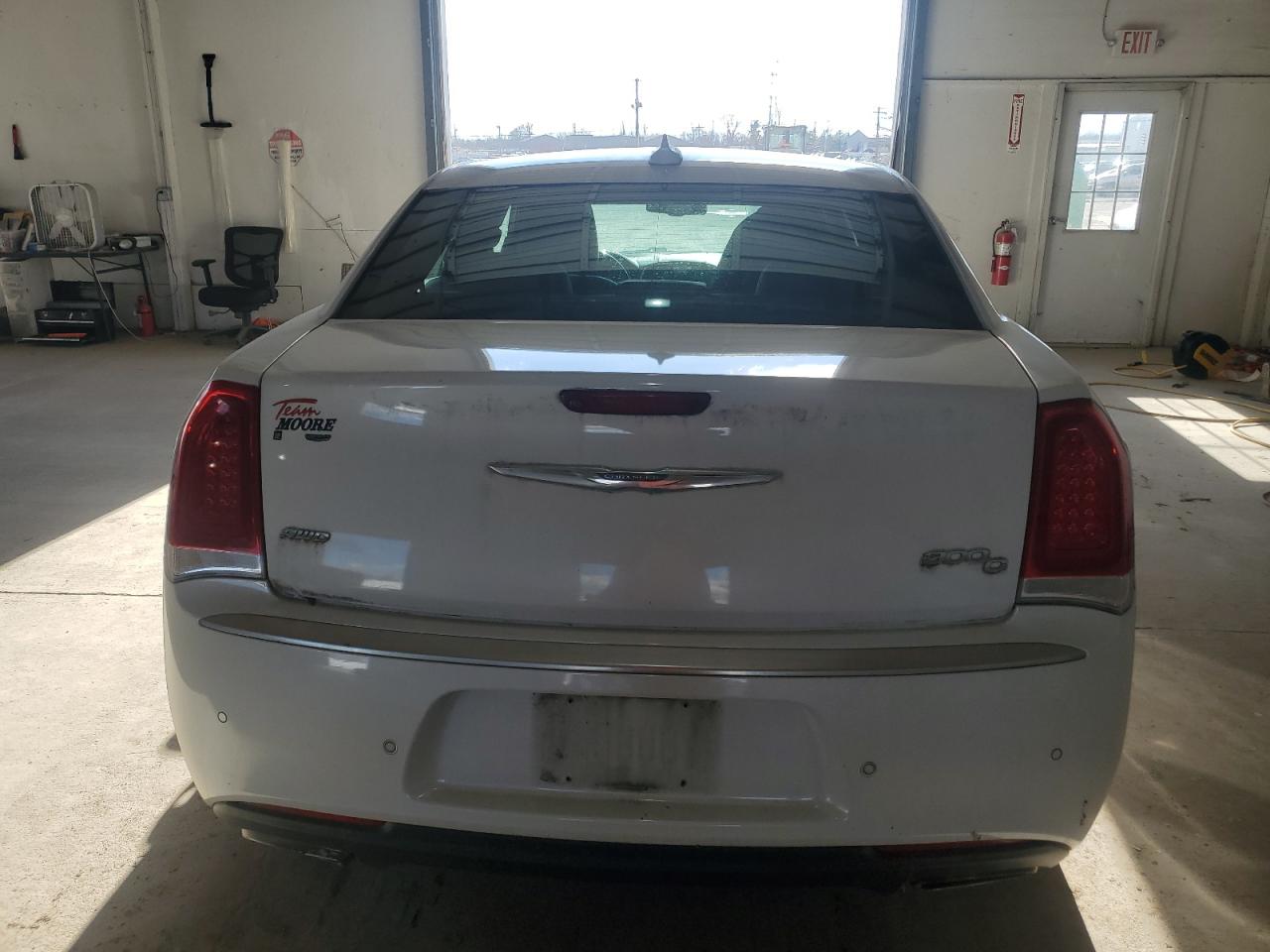 2015 Chrysler 300 VIN 2C3CCASG1FH781821 Copart auction photo, water/flood damage thumbnail 6