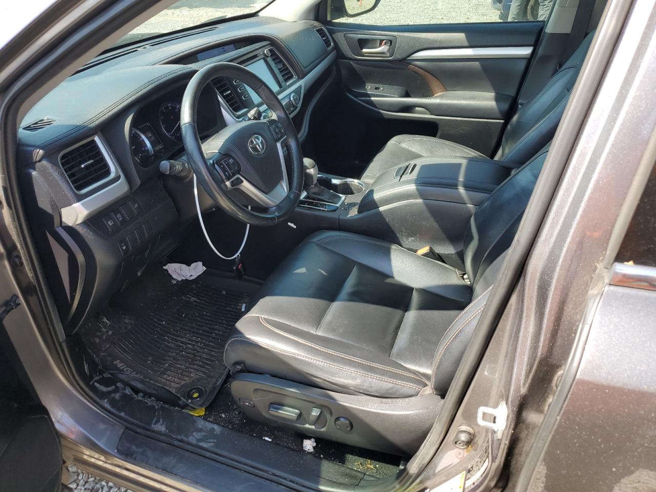 2019 Toyota Highlander VIN 5TDKZRFHXKS555523 Copart auction photo, top/roof damage thumbnail 7