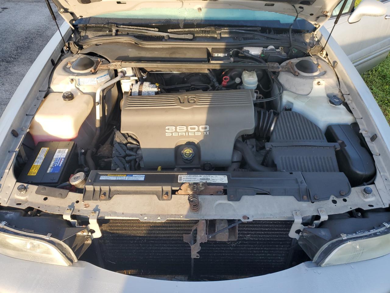 1998 Buick LeSabre VIN 1G4HR52K6WH487067 Copart auction photo, water/flood damage thumbnail 11