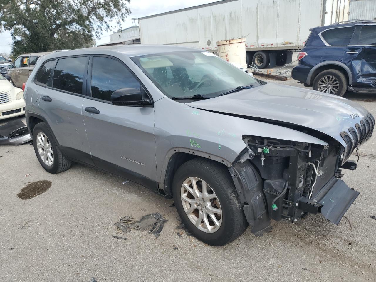 2014 Jeep Grand Cherokee VIN 1C4PJLAB4EW185185 Copart auction photo, front end damage thumbnail 4