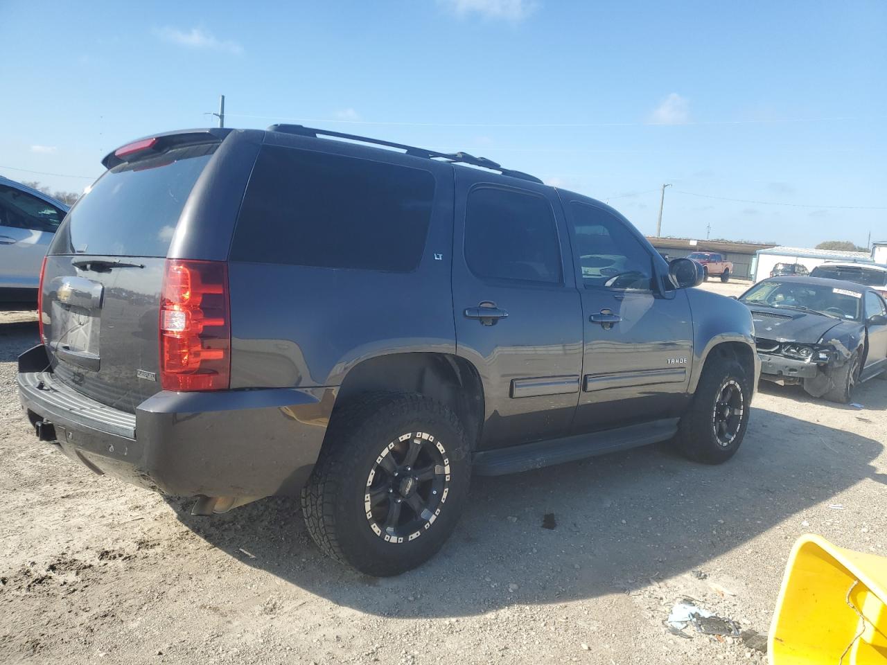 2011 Chevrolet Tahoe VIN 1GNSCBE05BR270934 Copart auction photo, all over damage thumbnail 3