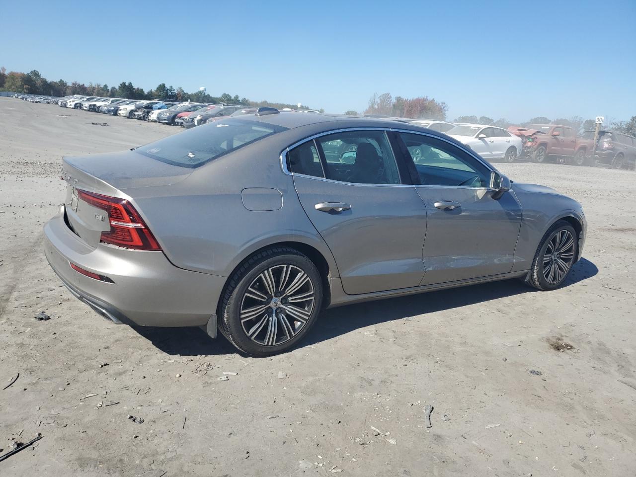 2019 Volvo S60 VIN 7JRA22TL1KG017496 Copart auction photo, rear end / side damage thumbnail 3