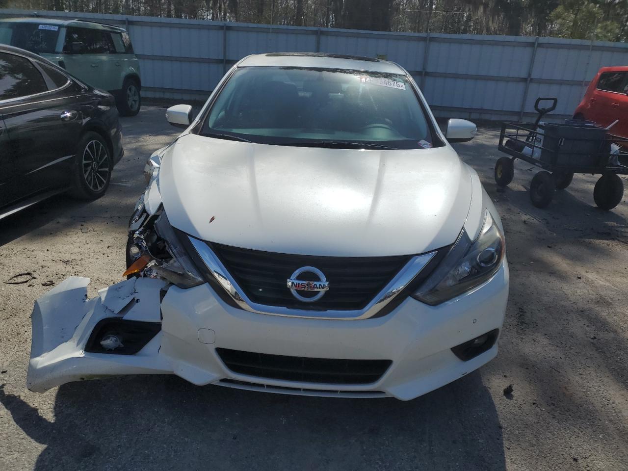 2017 Nissan Altima VIN 1N4BL3AP9HC477913 Copart auction photo, front end damage thumbnail 5