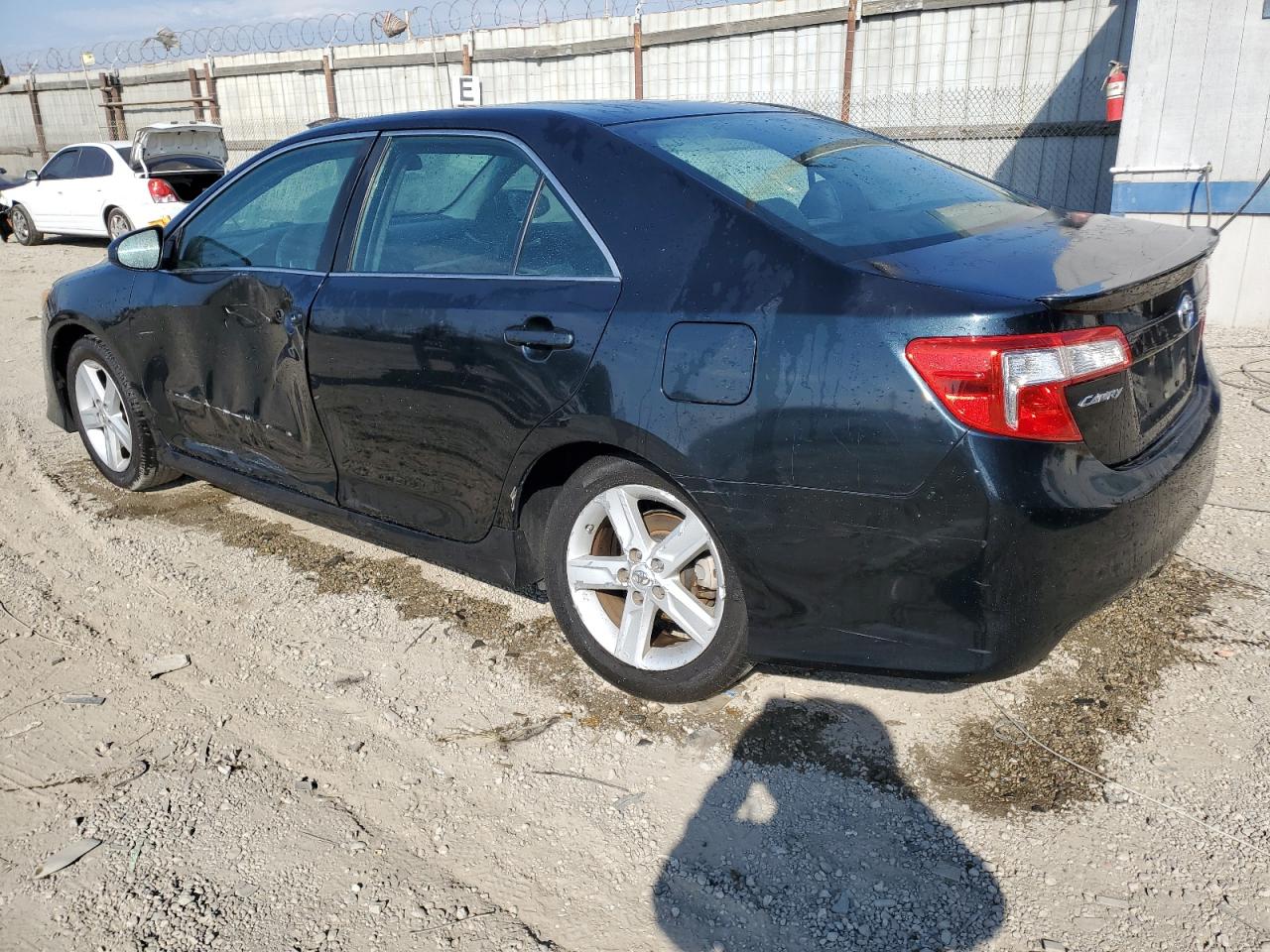 2014 Toyota Camry VIN 4T1BF1FK4EU317524 Copart auction photo, side / rear end damage thumbnail 2