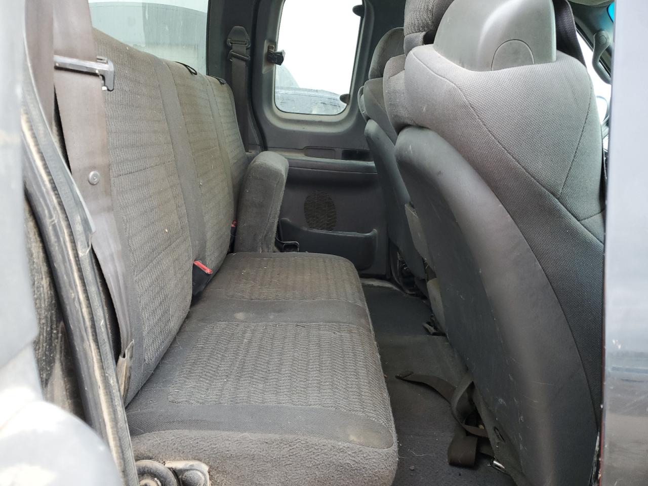 2001 Ford F-150 VIN 1FTRX18W21KA55346 Copart auction photo, rear end / side damage thumbnail 10