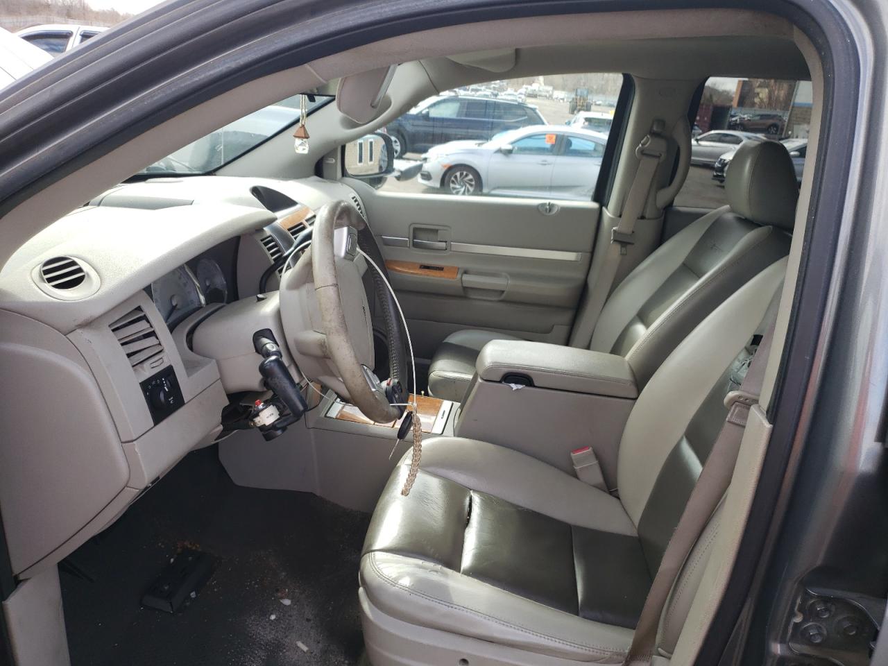 2008 Chrysler Aspen VIN 1A8HW58N08F147290 Copart auction photo, front end / minor dent/scratches damage thumbnail 7