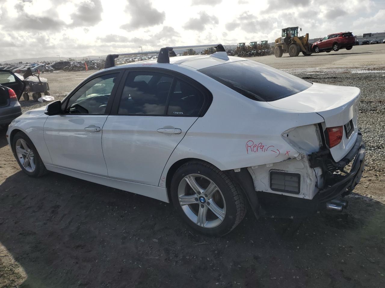 2013 BMW 3er VIN WBA3C1C58DF435558 Copart auction photo, rear end damage thumbnail 2