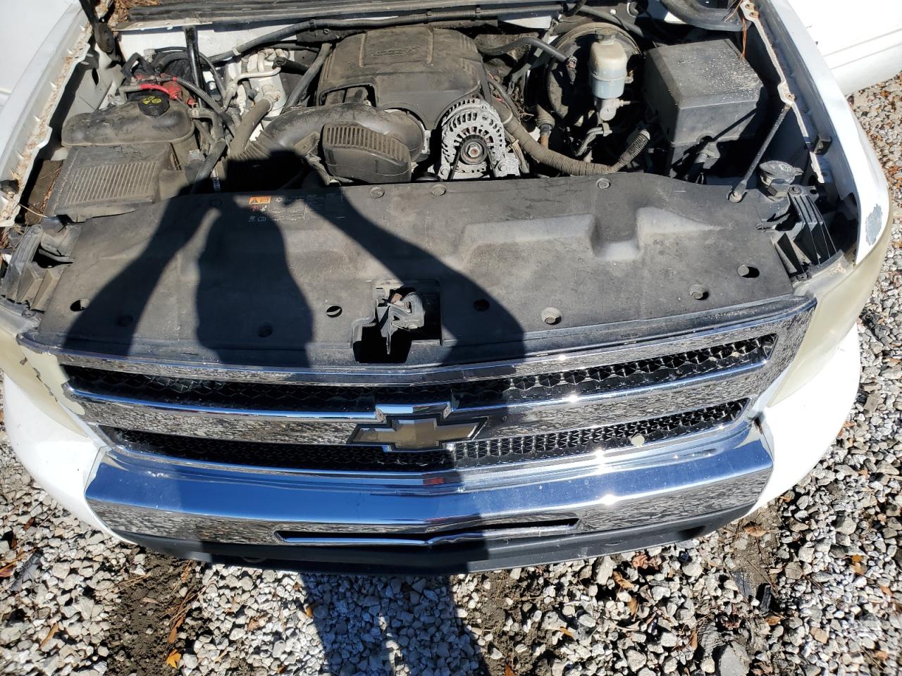 2011 Chevrolet Silverado VIN 3GCPKSE39BG338325 Copart auction photo, top/roof / front end damage thumbnail 11