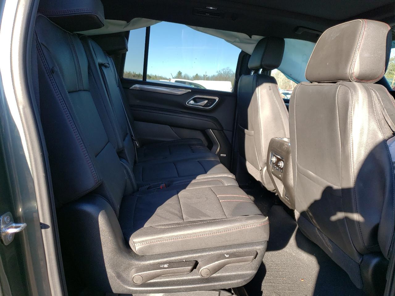 2023 Chevrolet Suburban VIN 1GNSKEKD1PR460748 Copart auction photo, front end / minor dent/scratches damage thumbnail 11
