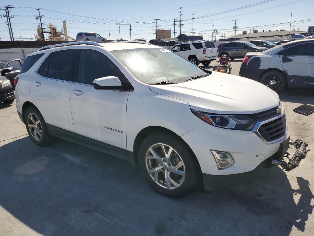 2020 Chevrolet Equinox VIN 2GNAXVEX9L6238550 Copart auction photo, minor dent/scratches damage thumbnail 4