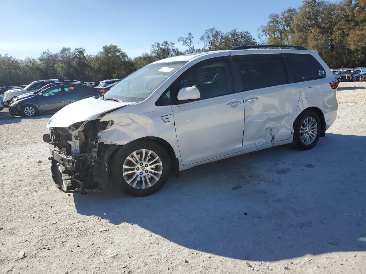 2017 Toyota Sienna VIN 5TDYZ3DC9HS778417