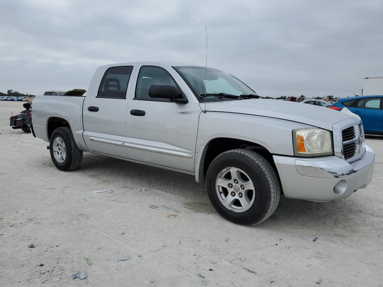 2006 Dodge Dakota VIN 1D7HE58N06S641184 Copart auction photo, water/flood damage thumbnail 4
