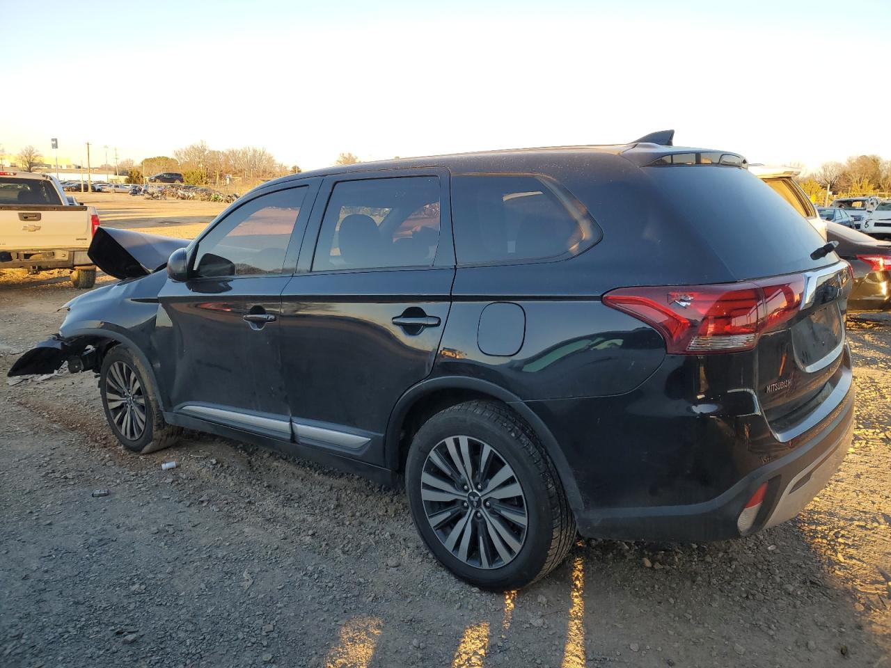 2019 Mitsubishi Outlander VIN JA4AD2A33KZ048193 Copart auction photo, front end damage thumbnail 2