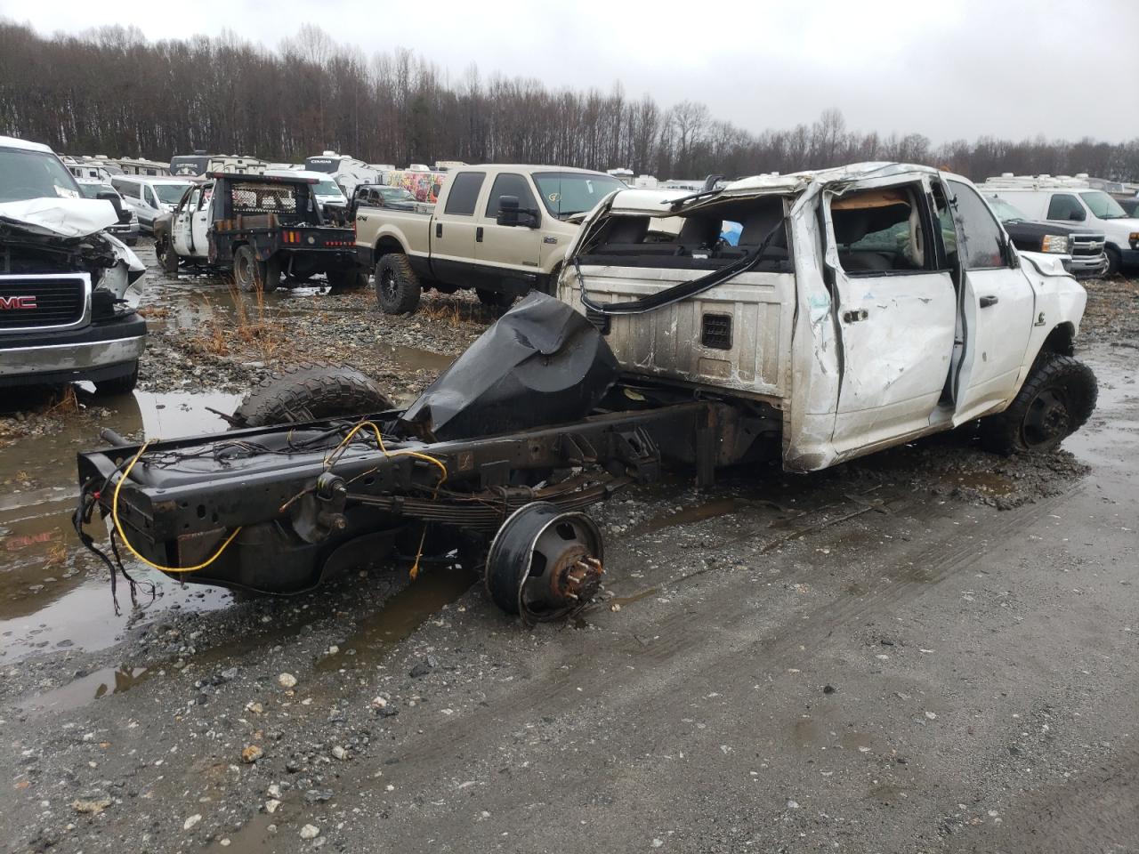 2015 RAM 3500 VIN 3C7WRTCL5FG526591 Copart auction photo, all over damage thumbnail 3