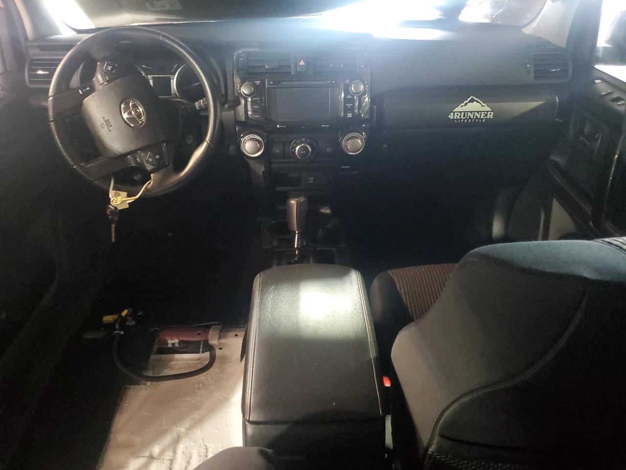 2016 Toyota 4Runner VIN JTEBU5JR1G5289700 Copart auction photo, vandalism damage thumbnail 8