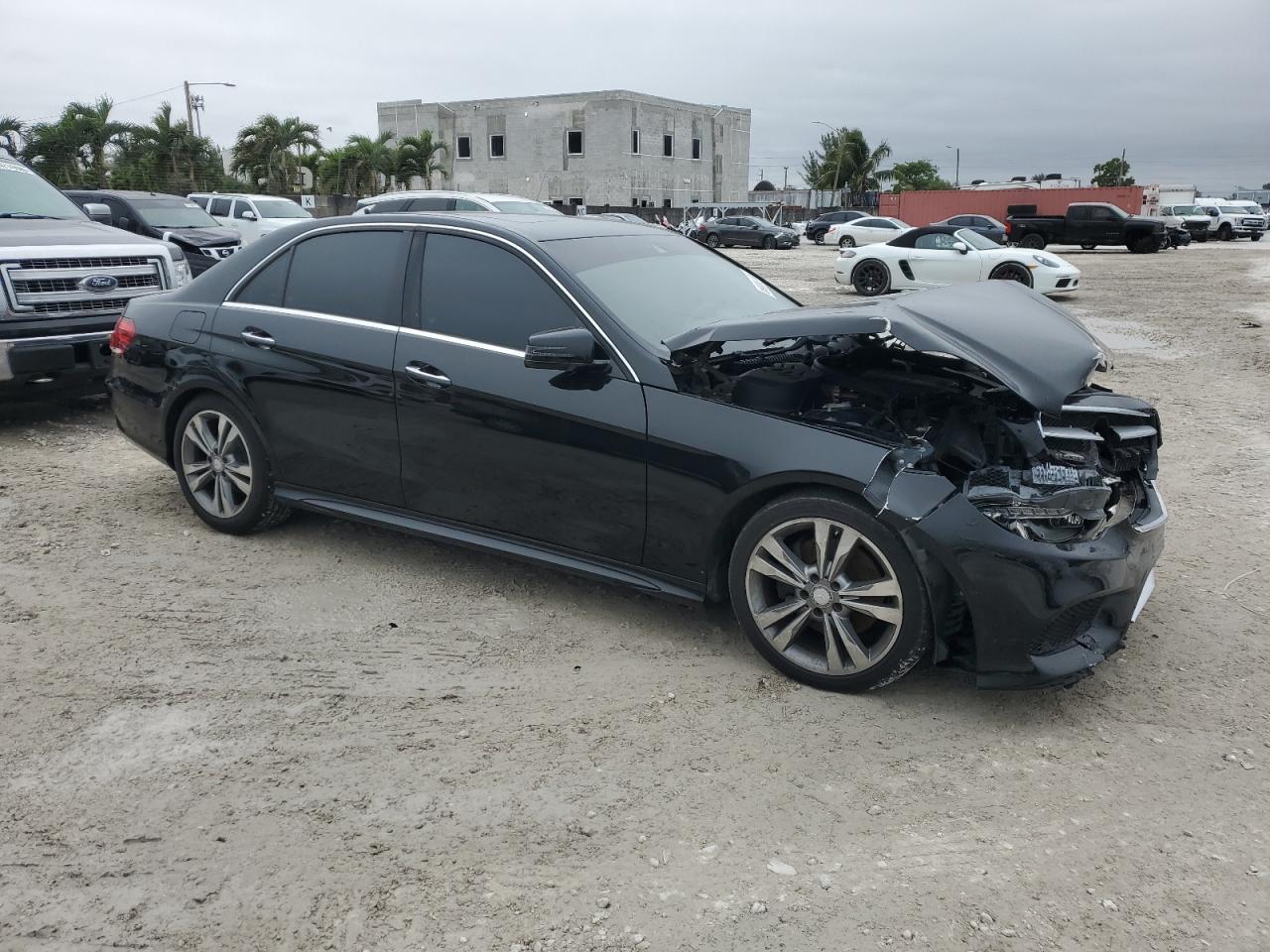 2014 Mercedes-Benz E-klasse VIN WDDHF5KB0EA952193 Copart auction photo, front end damage thumbnail 4