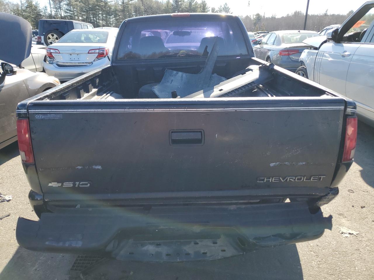 2000 Chevrolet S-10 Pickup VIN 1GCCS1951Y8208557 Copart auction photo, rear end damage thumbnail 6