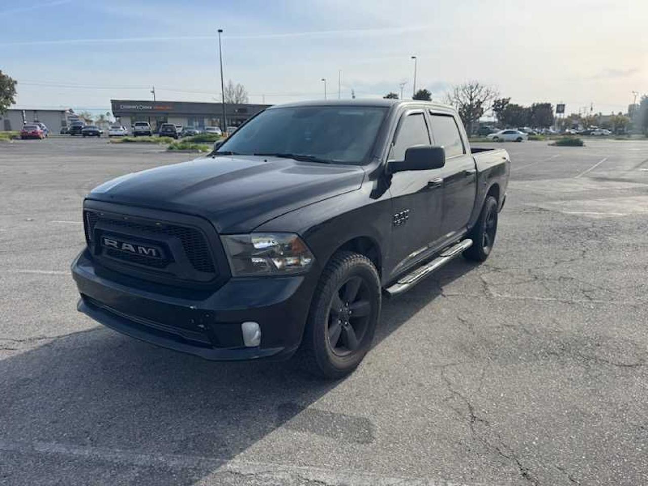 2018 RAM 1500 VIN 1C6RR6KG7JS229539 Copart auction photo, minor dent/scratches / normal wear damage thumbnail 2