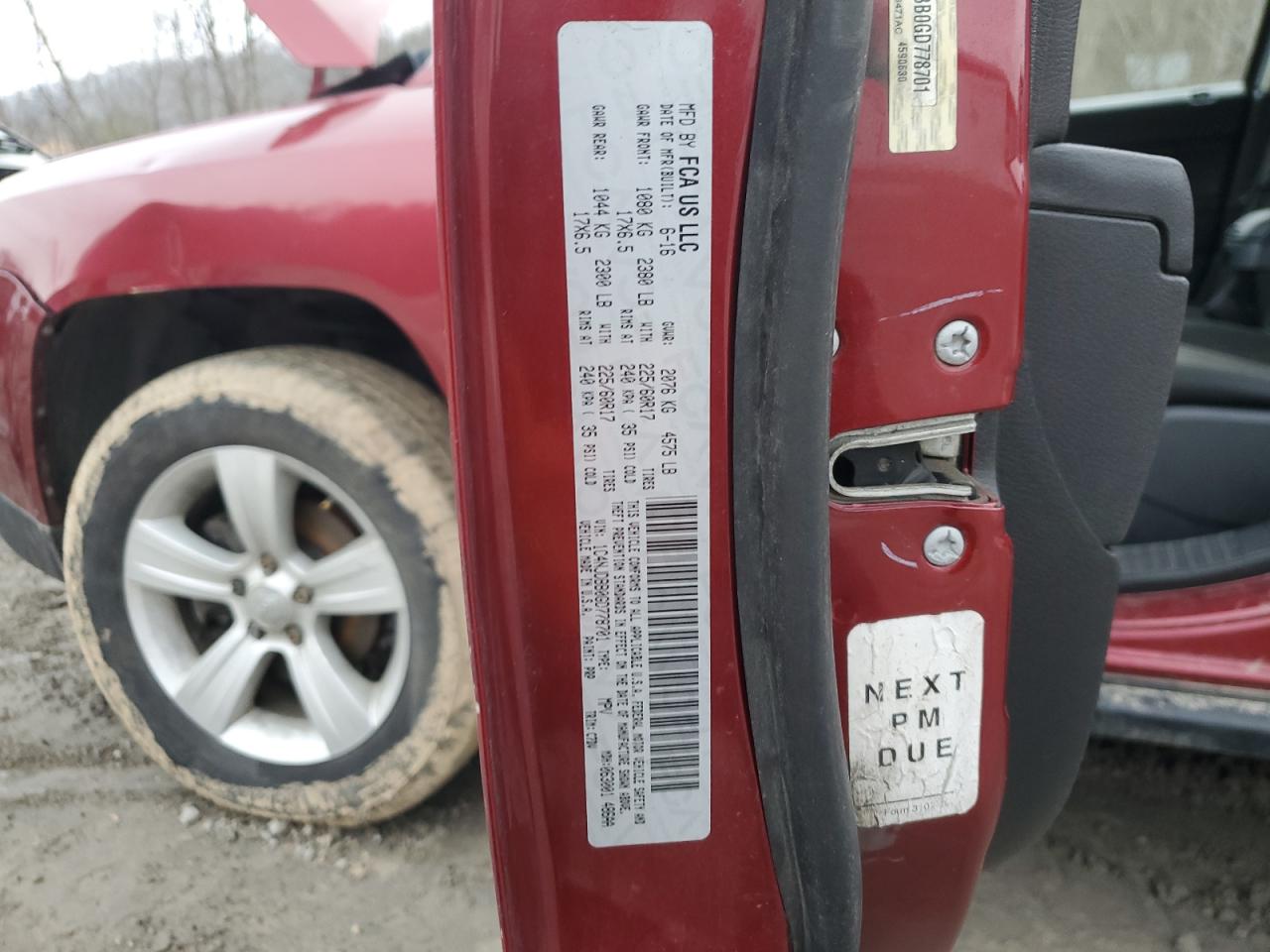 2016 Jeep Compass VIN 1C4NJDBB0GD778701 Copart auction photo, front end / side damage thumbnail 13